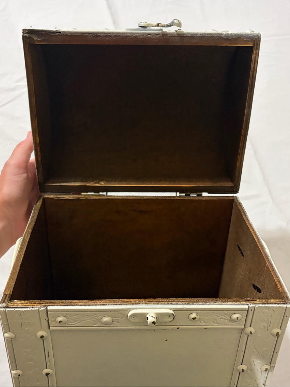 Small storage trunk/box - Picture 4 of 7